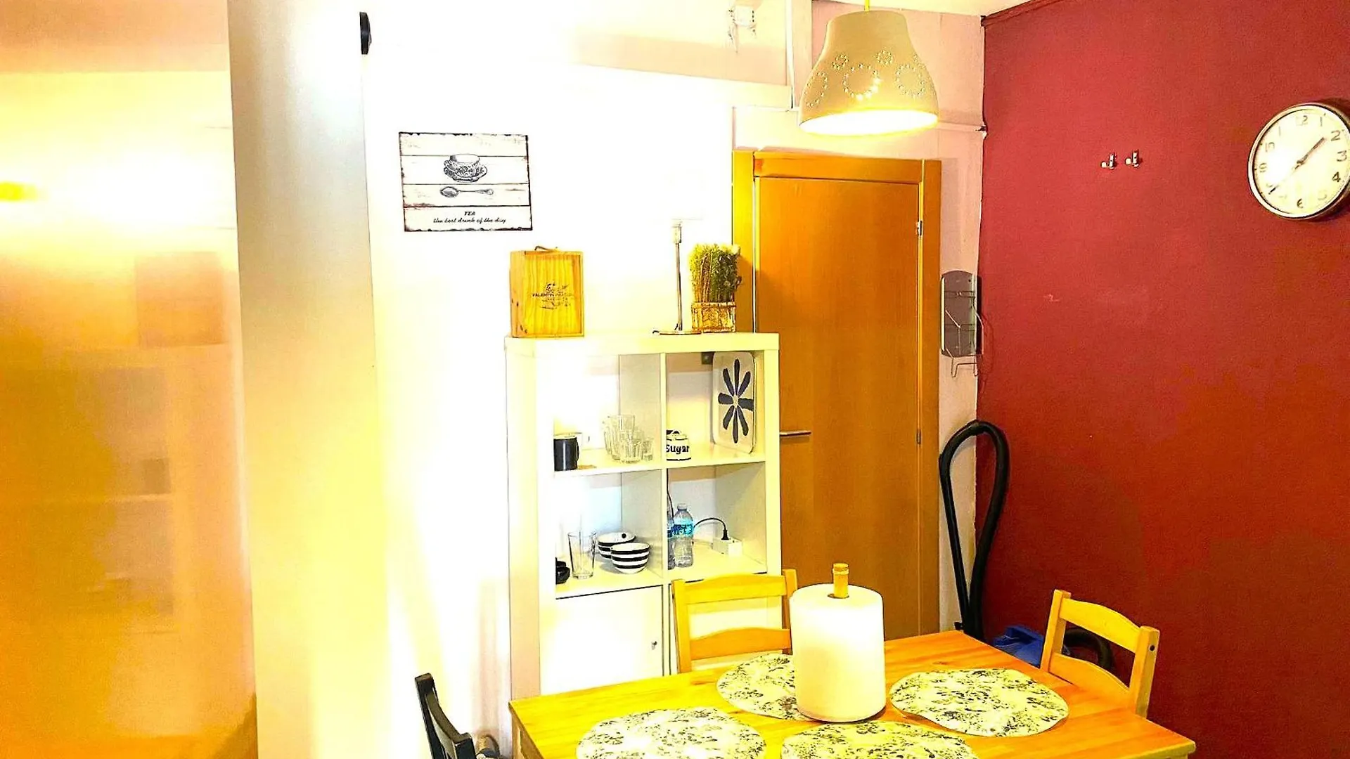 3 Bedroom Next To Airport & La Sagrada Familia Metro And Fc Barcelona Stadium L'Hospitalet de Llobregat Apartment