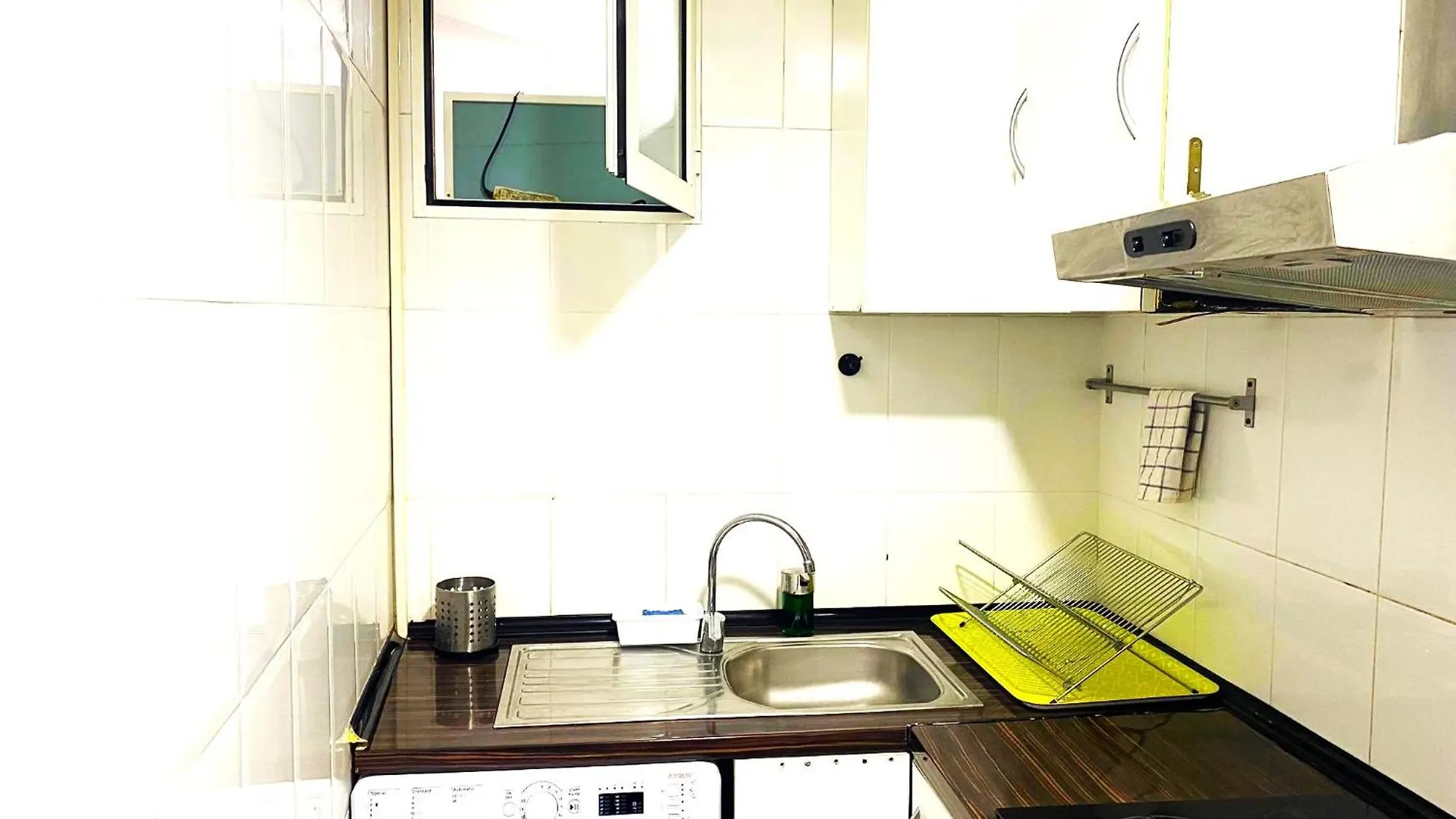 3 Bedroom Next To Airport & La Sagrada Familia Metro And Fc Barcelona Stadium L'Hospitalet de Llobregat Spain